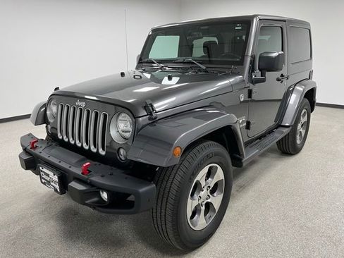 Used 2016 Jeep Wrangler Sahara w/ Connectivity Group AWD/4WD image 4