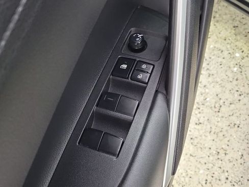 Used 2022 Toyota Corolla Cross LE FWD image 22