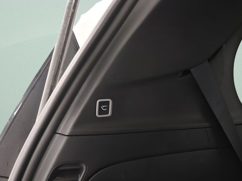 Used 2026 Chrysler Pacifica Limited FWD image 29