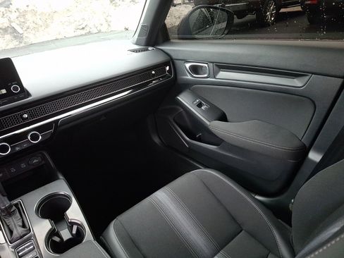 Used 2025 Honda Civic Sport image 12