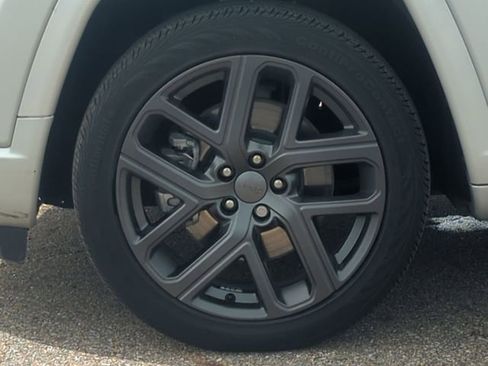 Used 2024 Jeep Compass Limited w/ High Altitude Package image 10