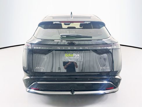Used 2023 Nissan Ariya FWD image 7