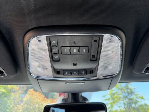 Used 2022 Jeep Grand Cherokee Laredo X AWD/4WD image 29