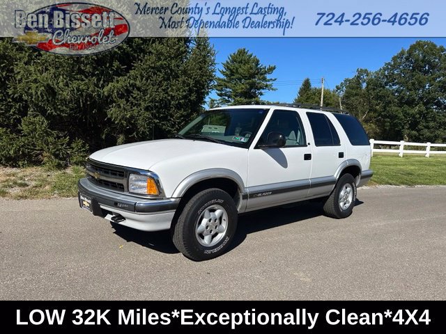 Used 1996 Chevrolet Blazer 4WD 4-Door image 1