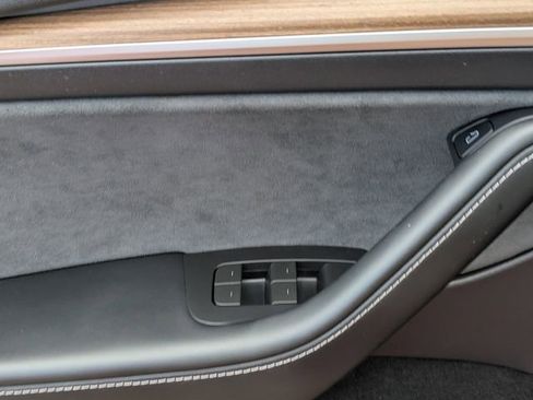 Used 2023 Tesla Model Y Long Range image 29