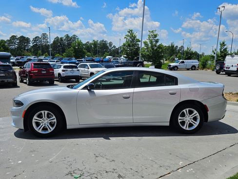 Used 2023 Dodge Charger SXT RWD image 4