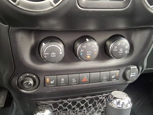 Used 2016 Jeep Wrangler Unlimited Sahara w/ Dual Top Group image 13