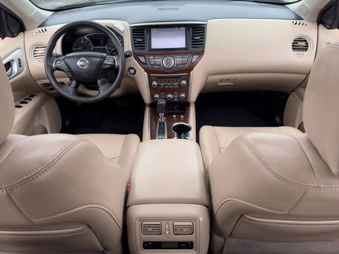Used 2017 Nissan Pathfinder Platinum w/ Family Entertainment Package image 9