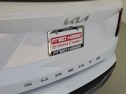 Used 2022 Kia Sorento EX w/ Panoramic Sunroof Package FWD image 8