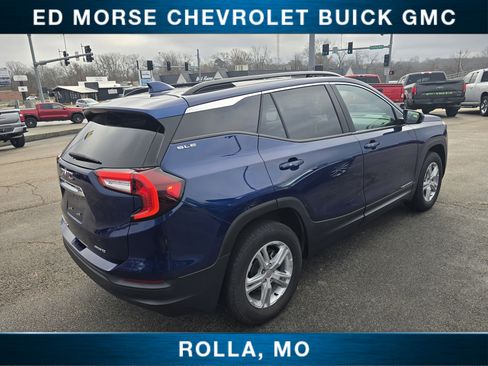 Used 2023 GMC Terrain SLE w/ Driver Convenience Package image 3