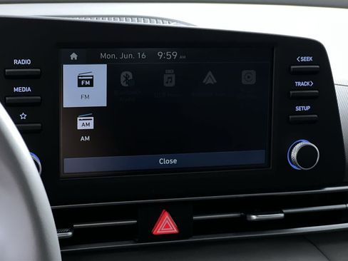 New 2025 Hyundai Elantra Sport image 16