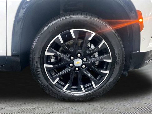 Used 2024 Chevrolet Traverse RS image 35