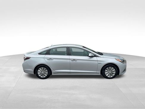 Used 2016 Hyundai Sonata SE image 6