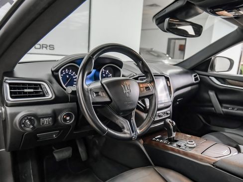 Used 2018 Maserati Ghibli S image 22