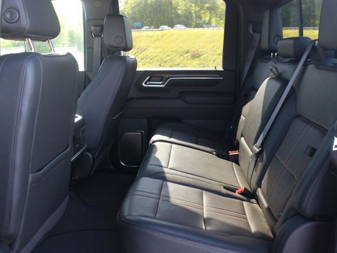 Used 2025 Chevrolet Silverado 2500 High Country w/ High Country Premium Package AWD/4WD image 38