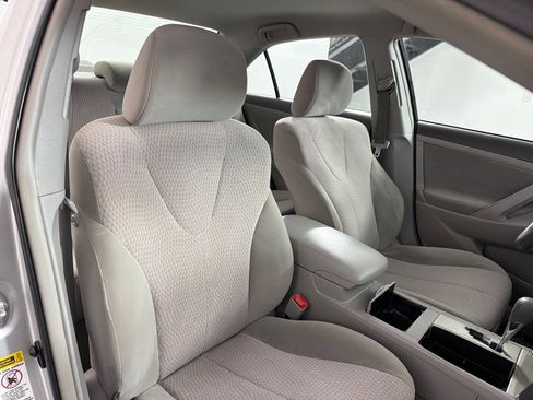Used 2011 Toyota Camry LE w/ LE Extra-Value Pkg image 22