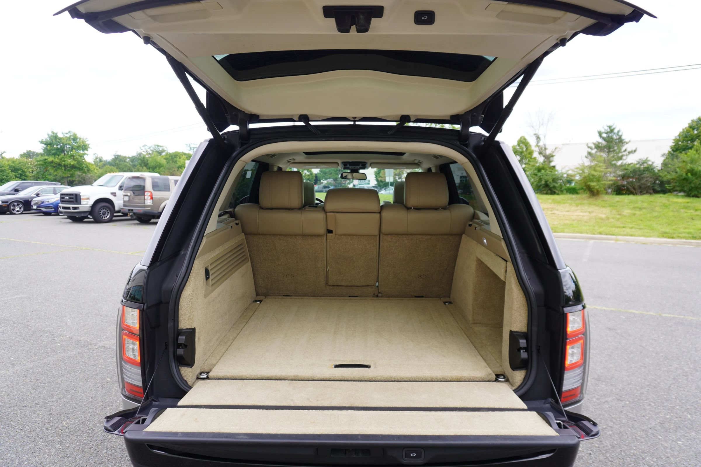 Used 2015 Land Rover Range Rover Long Wheelbase Supercharged AWD/4WD image 25