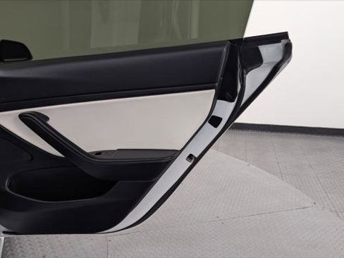 Used 2019 Tesla Model 3 Long Range image 16