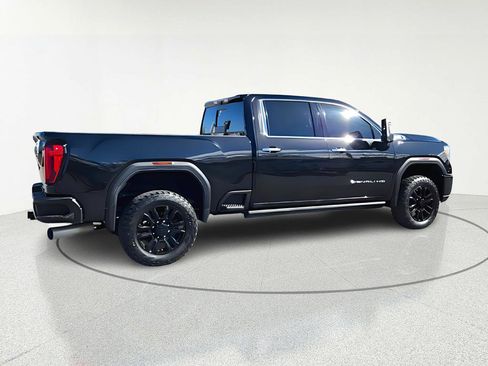 Used 2022 GMC Sierra 2500 Denali w/ Denali Black Diamond Edition image 8