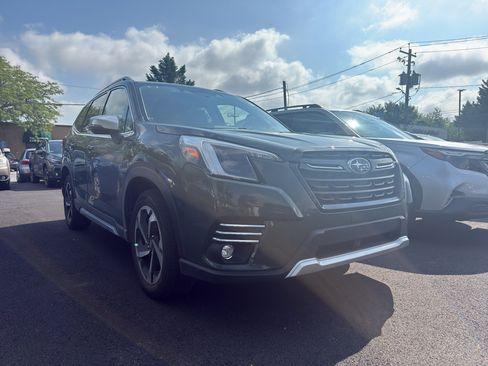 Used 2023 Subaru Forester Touring w/ Popular Package #2 AWD/4WD image 2