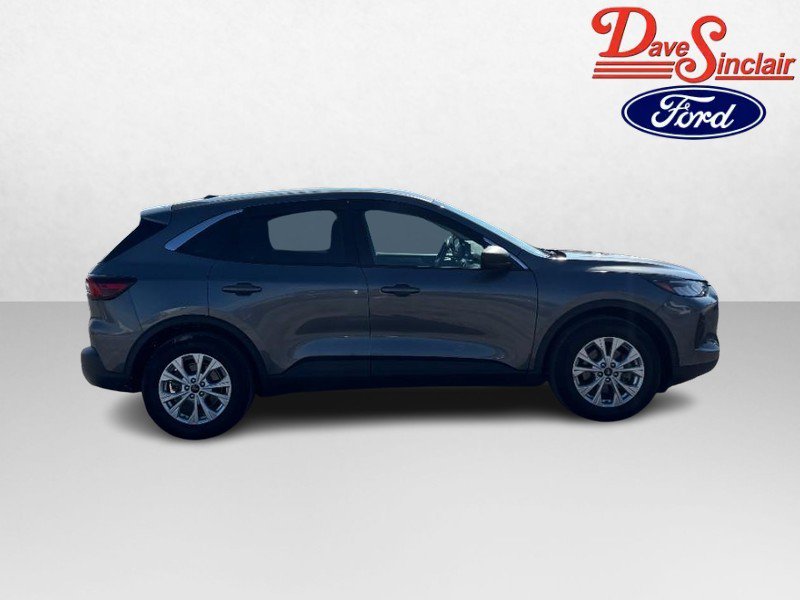 Used 2024 Ford Escape Active w/ Cold Weather Package FWD image 5