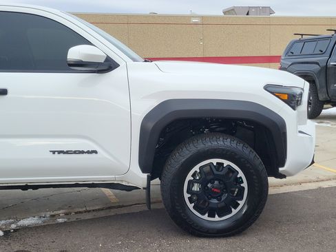 Used 2024 Toyota Tacoma TRD Off-Road w/ TRD Off Road Upgrade Package image 5