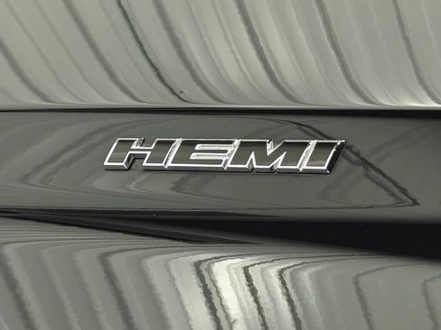 Used 2017 Dodge Challenger R/T Scat Pack w/ Leather Interior Group RWD image 61