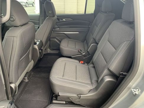 Used 2025 Chevrolet Traverse LT w/ Driver Confidence Package FWD image 24