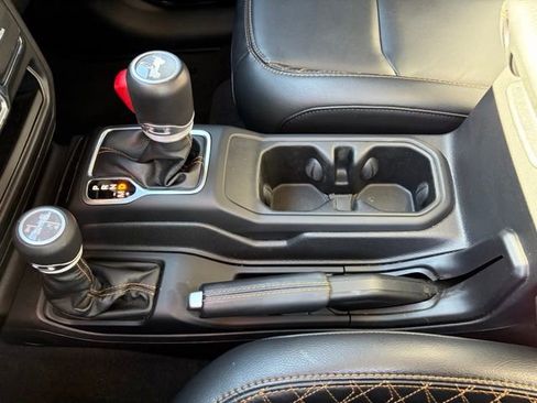 Used 2023 Jeep Wrangler Unlimited Sahara image 24