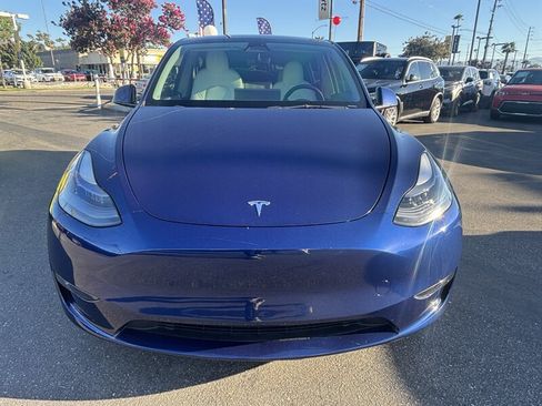 Used 2023 Tesla Model Y Performance AWD/4WD image 9