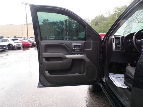 Used 2018 Chevrolet Silverado 1500 LT w/ LT Eassist Package AWD/4WD image 22