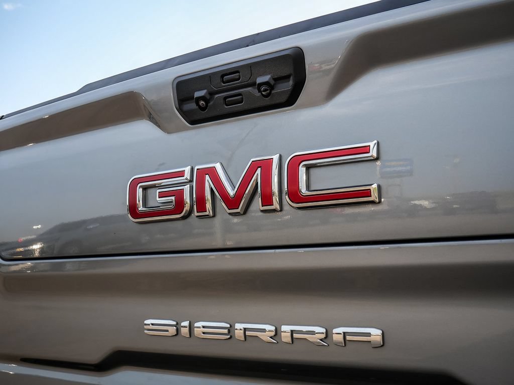 Used 2026 GMC Sierra 1500 SLT AWD/4WD image 13
