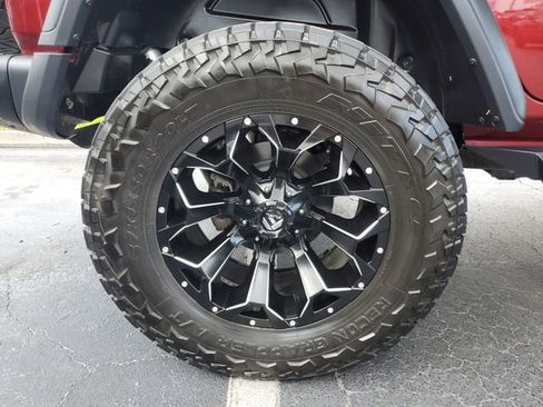 Used 2021 Jeep Wrangler Unlimited Rubicon AWD/4WD image 5