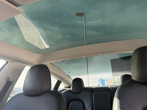 Used 2023 Tesla Model 3 Standard Range image 18