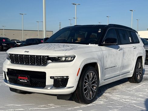 Used 2025 Jeep Grand Cherokee L Summit image 2