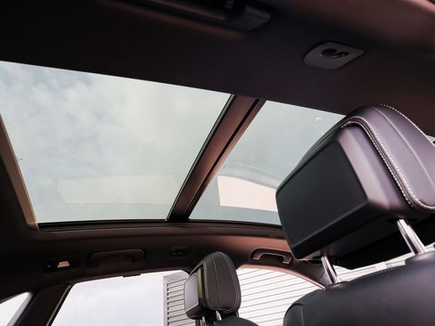 Certified 2024 Porsche Macan image 29