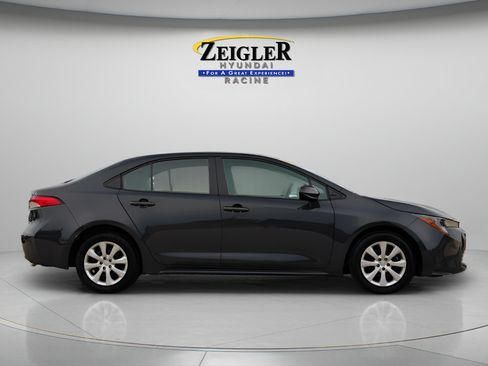 Used 2025 Toyota Corolla LE FWD image 8