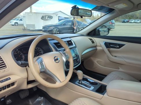 Used 2017 Nissan Altima 2.5 SV image 10