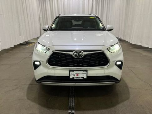 Used 2023 Toyota Highlander Platinum AWD/4WD image 9