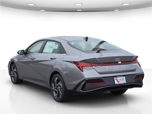 New 2025 Hyundai Elantra SEL image 7