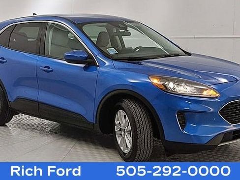 Used 2021 Ford Escape SE w/ Cold Weather Package image 1