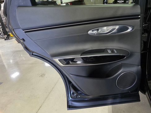 Used 2025 Genesis GV70 2.5T AWD/4WD image 13