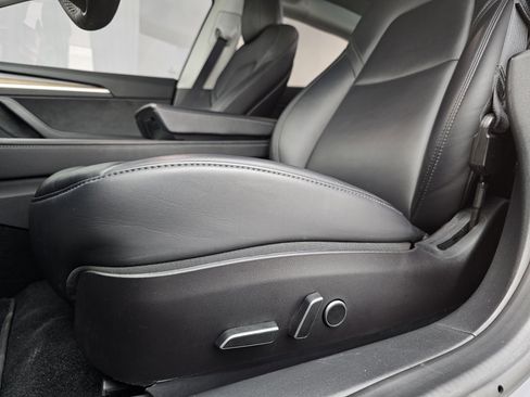 Used 2022 Tesla Model 3 Performance image 10