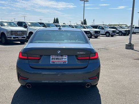 Used 2022 BMW 330e w/ Convenience Package image 4