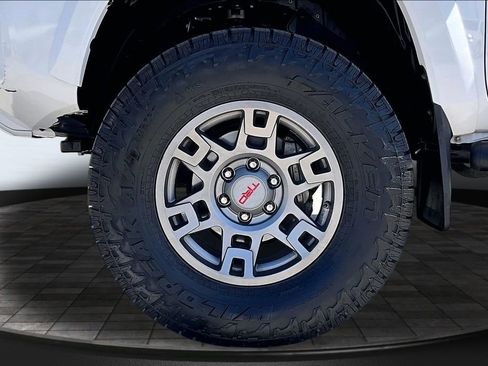 Used 2019 Toyota Tacoma TRD Sport w/ Technology Package RWD image 33