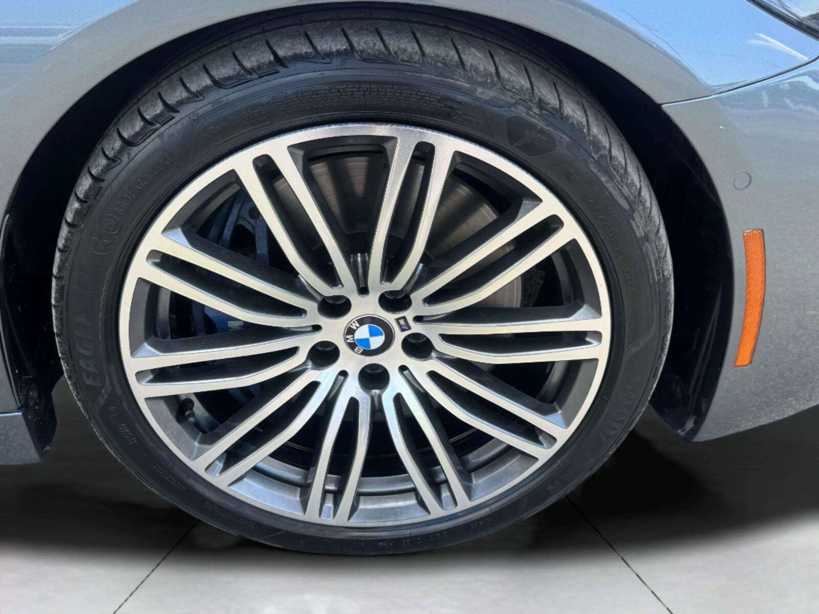 Used 2021 BMW M550i xDrive w/ Dynamic Handling Package AWD/4WD image 48