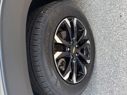 Used 2022 Chevrolet TrailBlazer LT w/ Convenience Package FWD image 10
