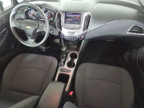 Used 2019 Chevrolet Cruze LT w/ Convenience Package image 32