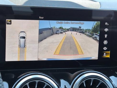 Used 2023 Mercedes-Benz GLB 250 image 29