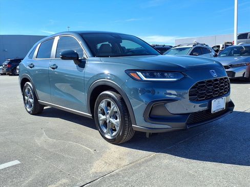 Certified 2026 Honda HR-V LX image 2